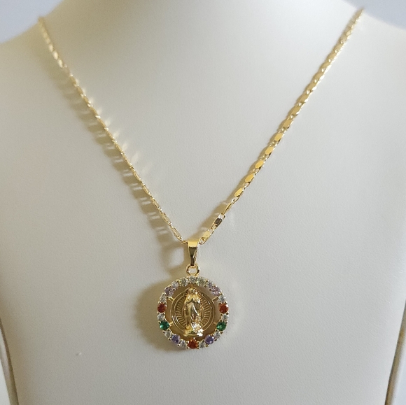 Virgen de Guadalupe Elegant Gold Pendant and Earring Set - Picture 2 of 5